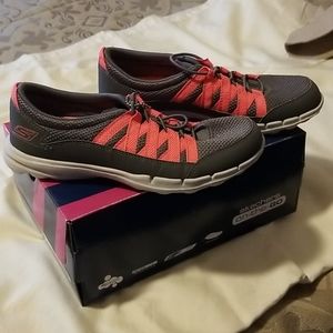Sketchers Sneakers